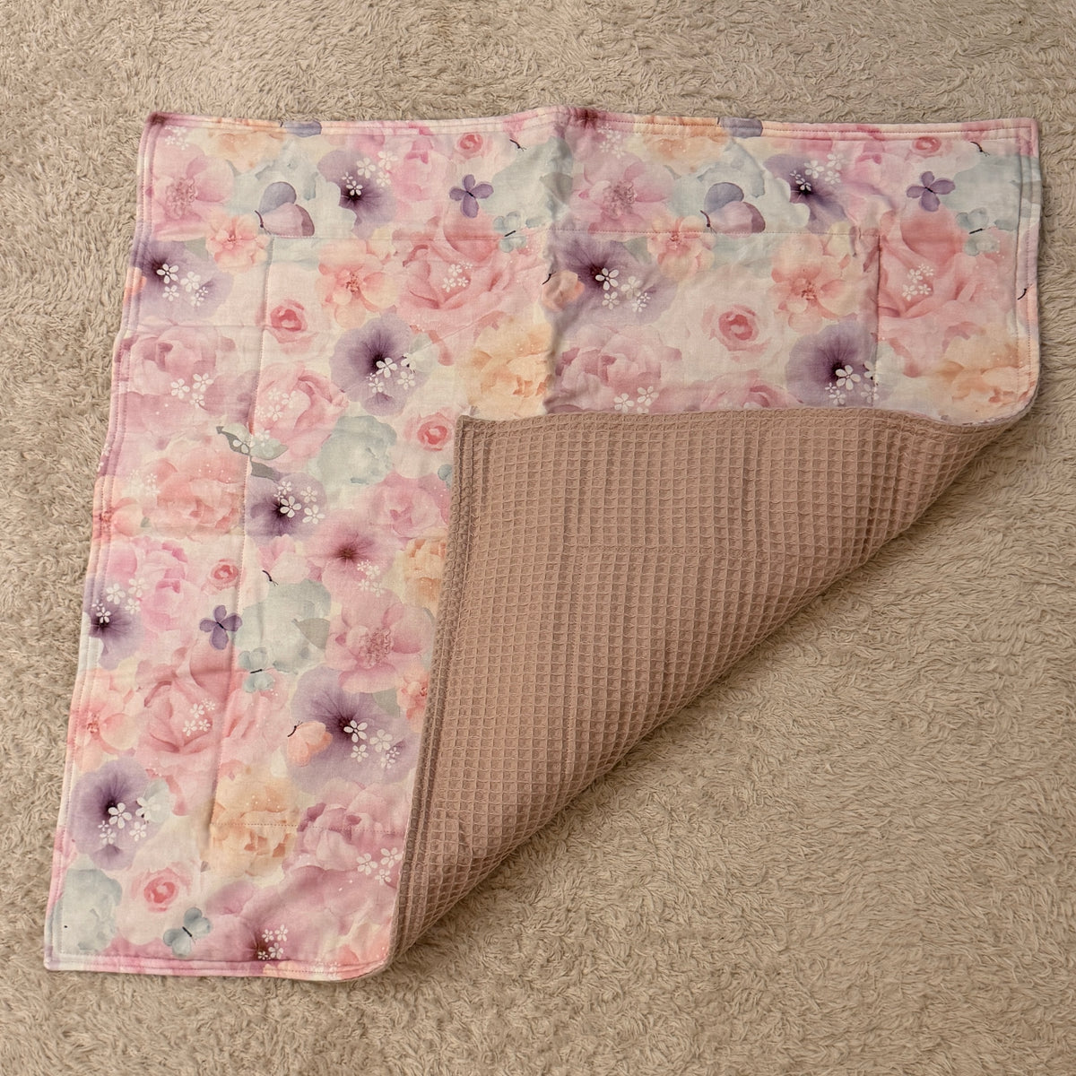 Handgemachte Hundedecke 55 × 55 cm – Sofadecke & Möbelschutz